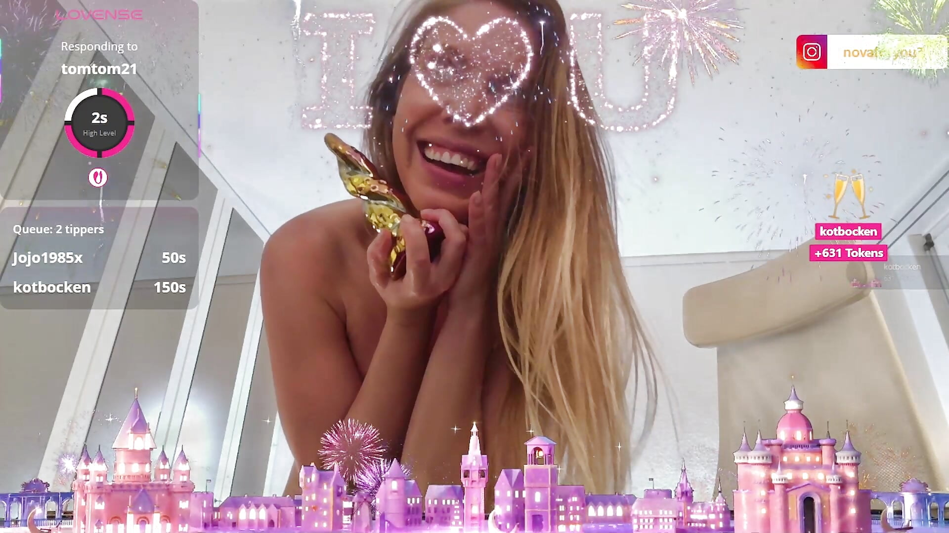 Happy moments - One of many. Let there be more.－カメラキャストのNova-Leeの動画