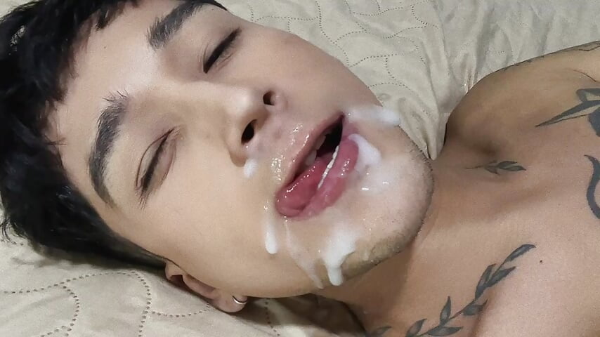 Do you want a white kiss with me cum? - video van tom_Howard cam-model