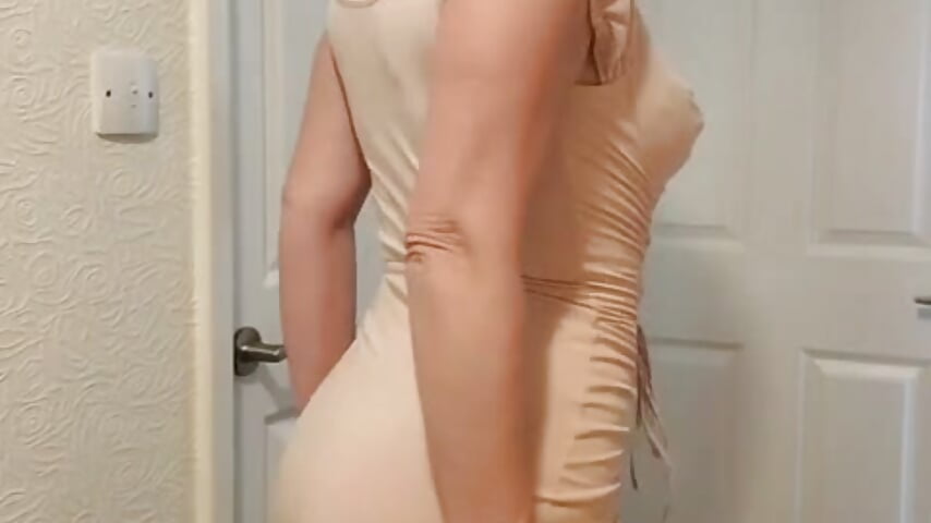 Flashing ass - video by BhamCouple cam model