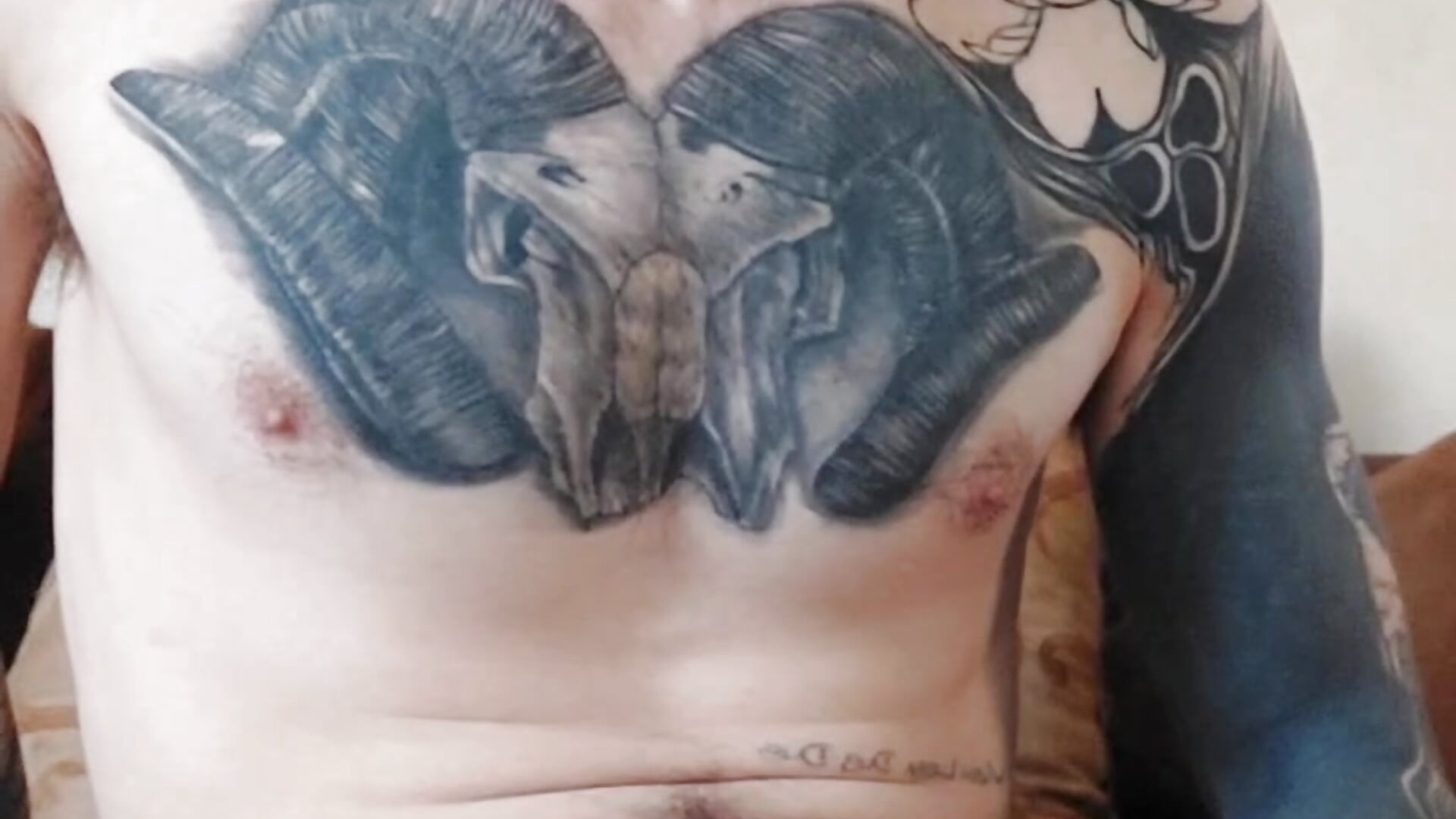 Cumshot - video by Inkedalex99 cam model