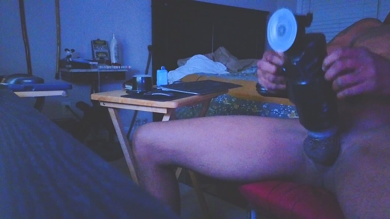 Toy fuck - SoUnloveable adlı kamera modelinin videosu