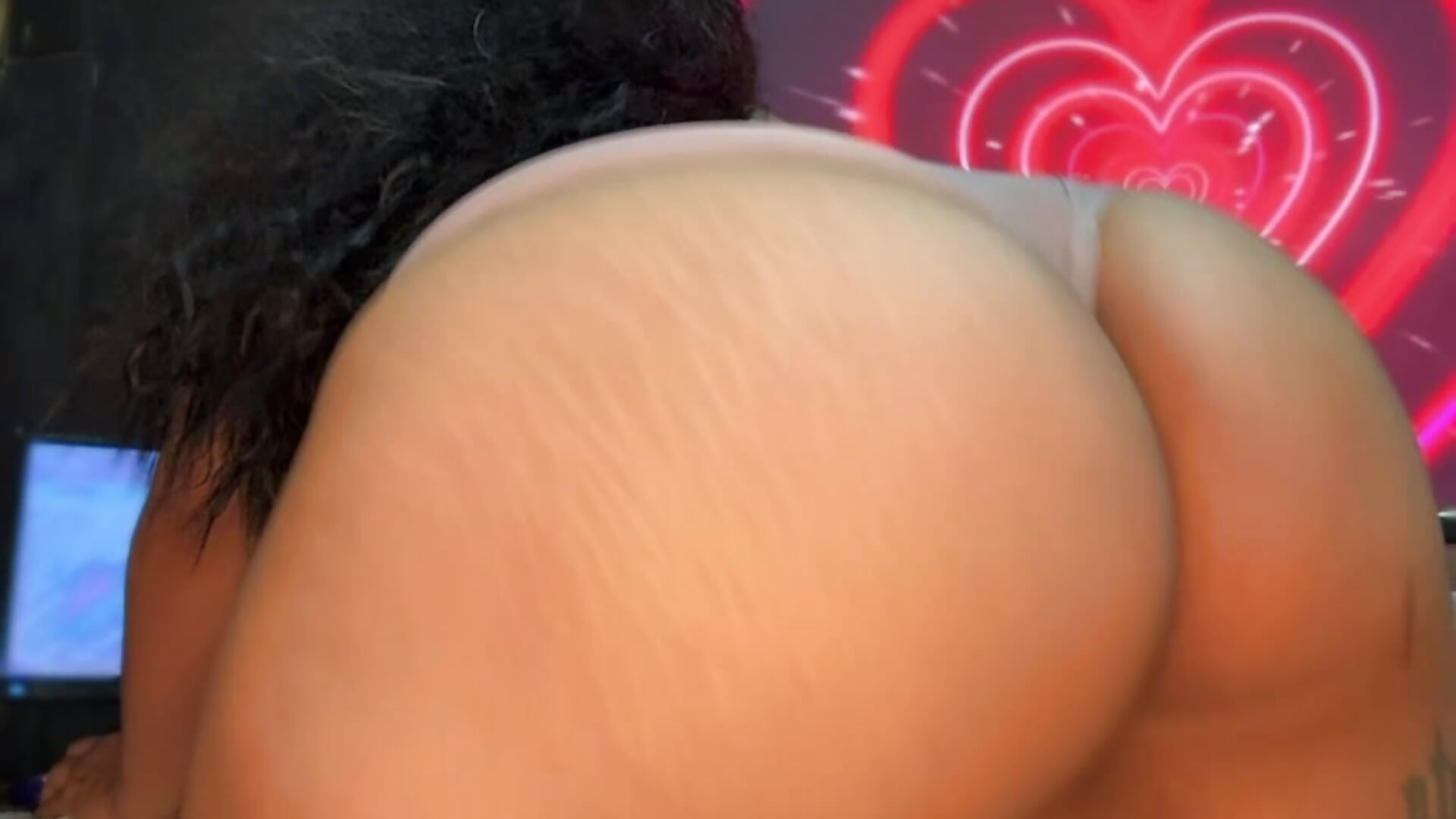 Shake it girl🐈🍑