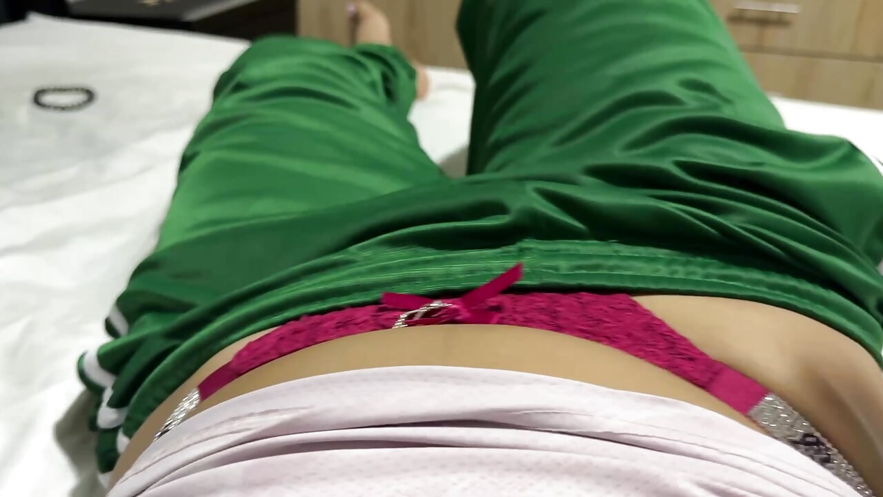 llegando del colegio me masturbo - Vídeo de GODS_OF_SEX1
