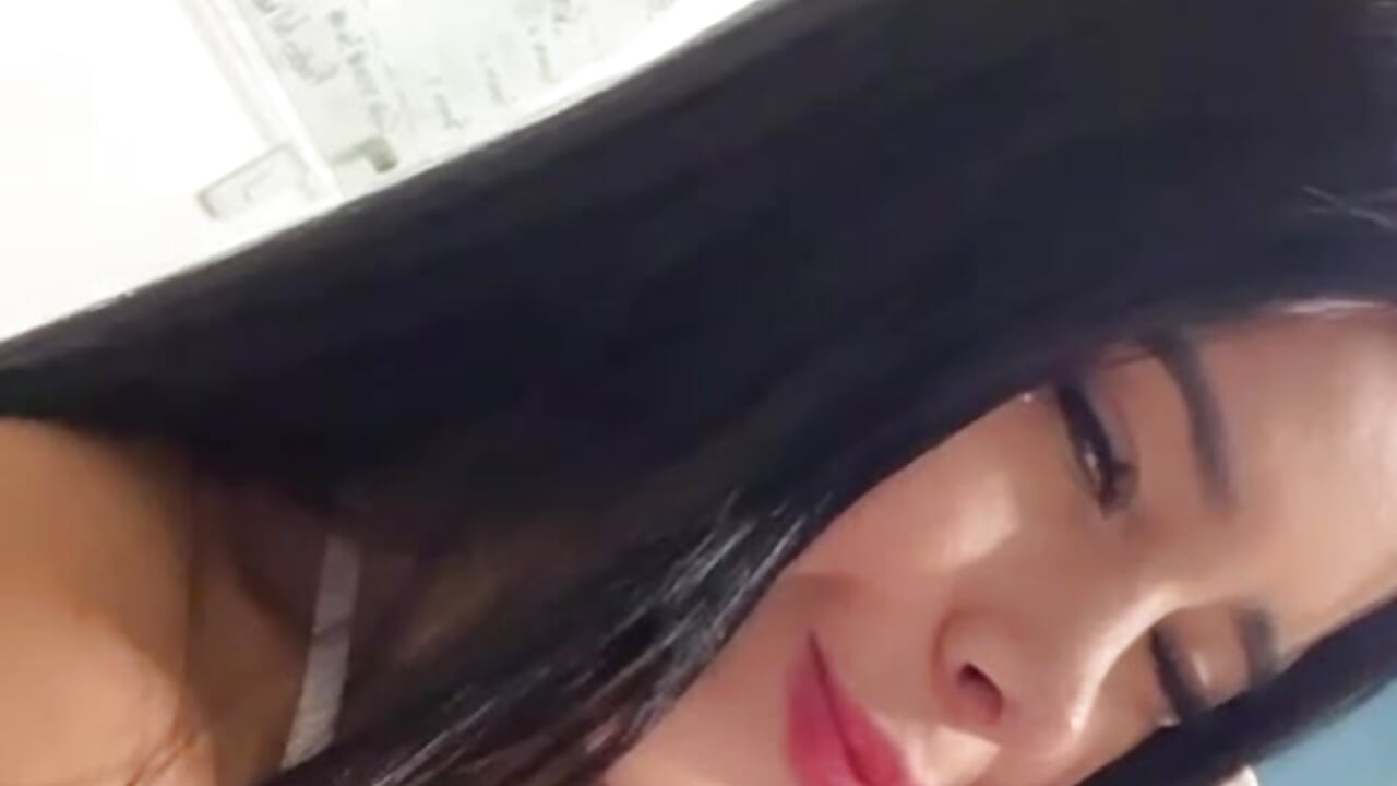 Enjoy the sensuality of my kisses😘😏🫦 - vídeo de sexysistter
