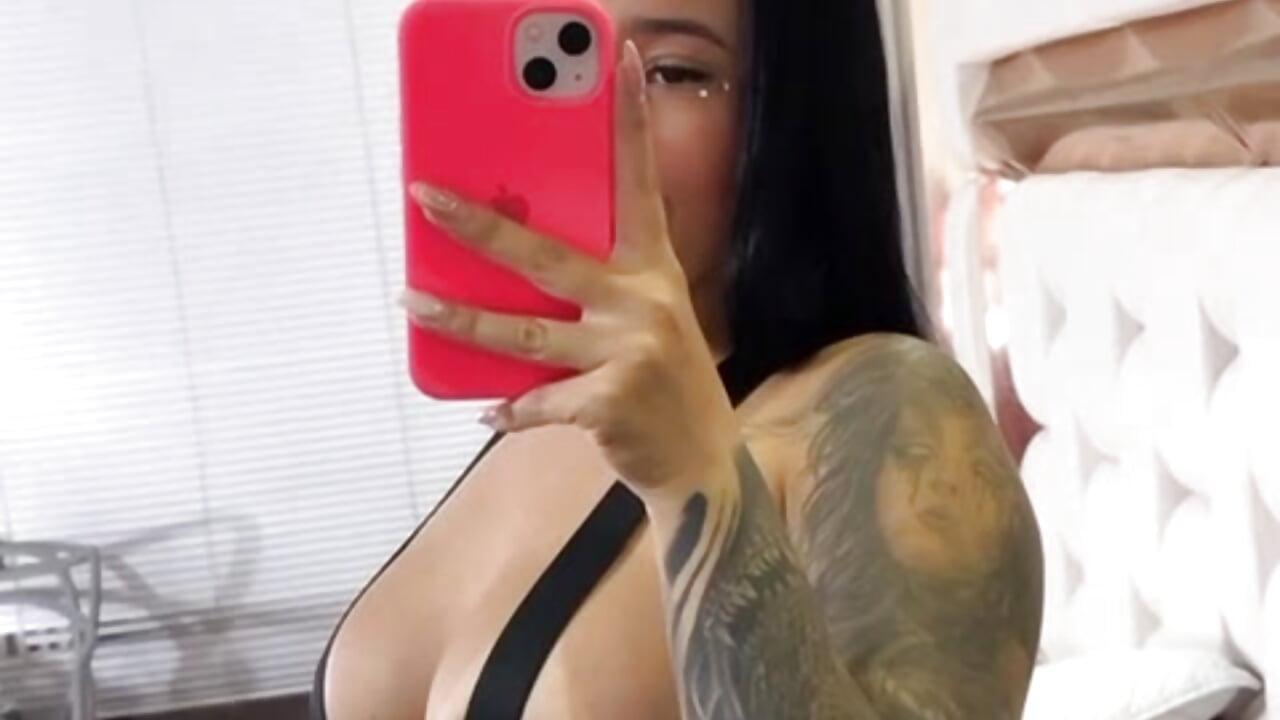 I know that this delicious body you love it and It turns you on, baby🫦🔥💕 - video by sexysistter cam model