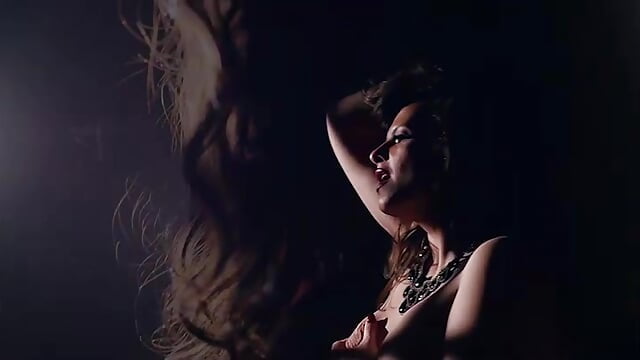 Strip me - video di RebeccaNoble