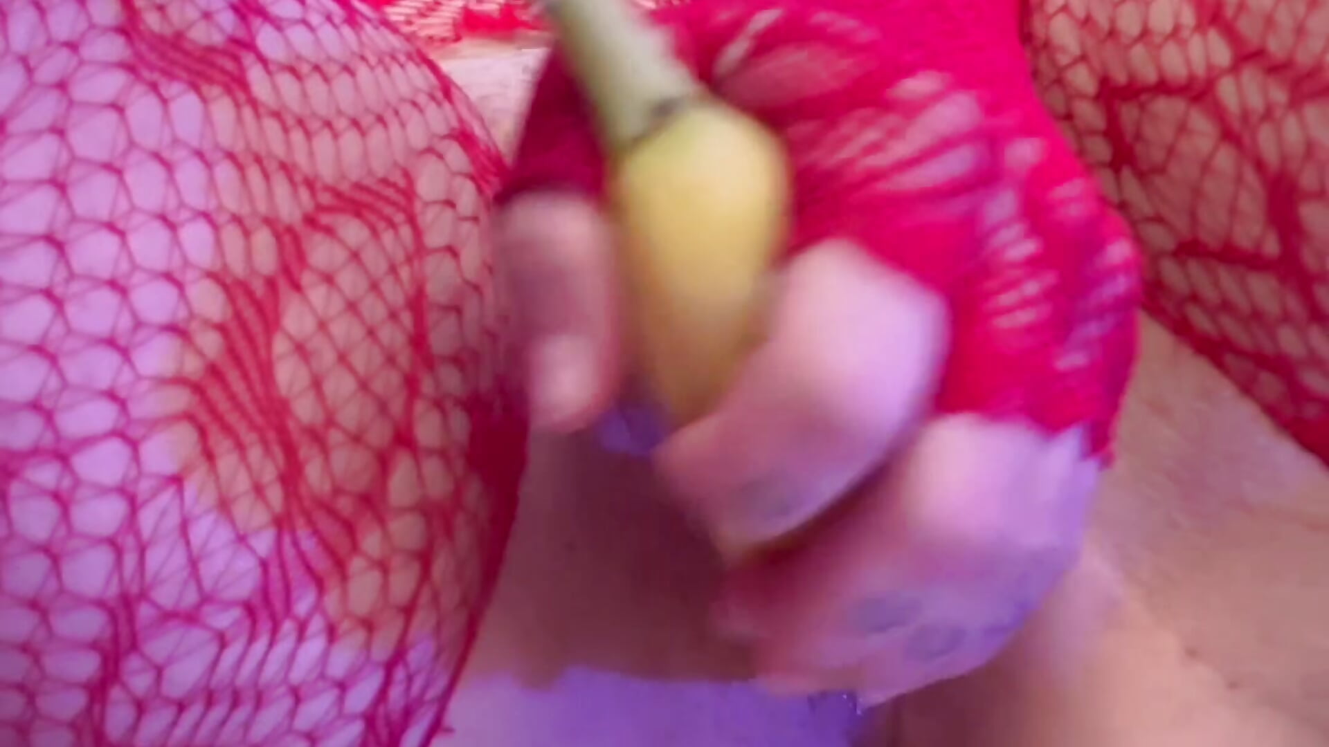 Play with banana and squirt – video af Eva_Merlin3 cam-model