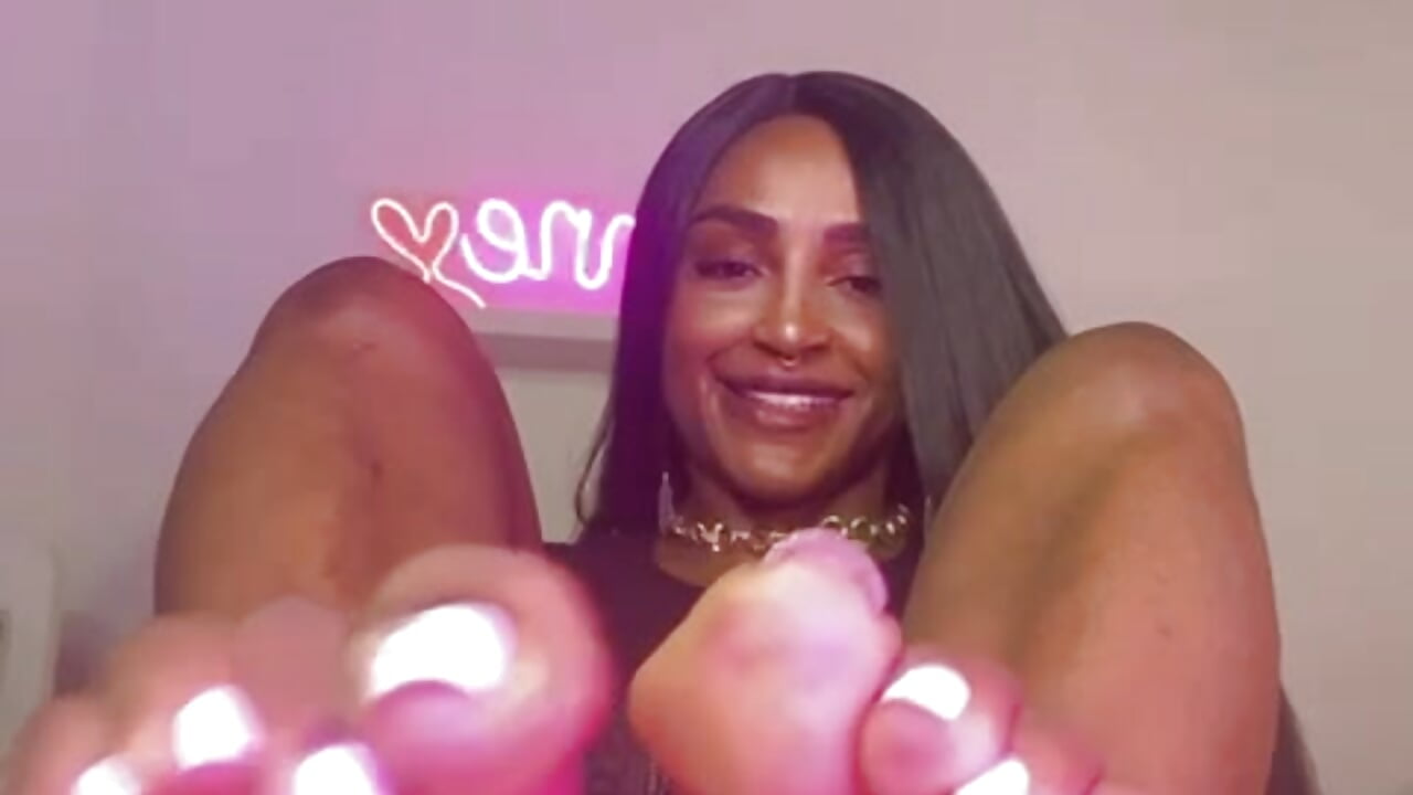 Show Feet－カメラキャストのdestinne_mill_の動画