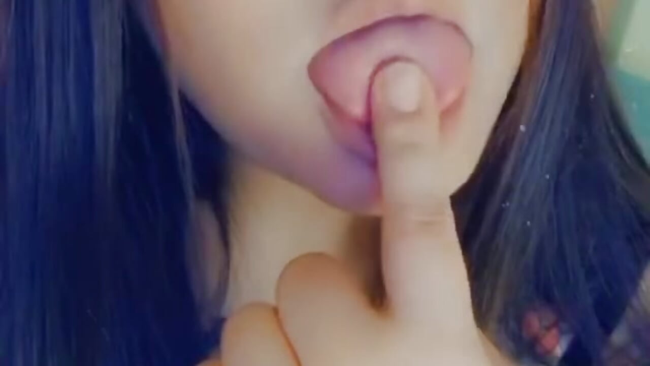 Licking my wet finger 👅☝️💦 - video by Megumi81 cam model