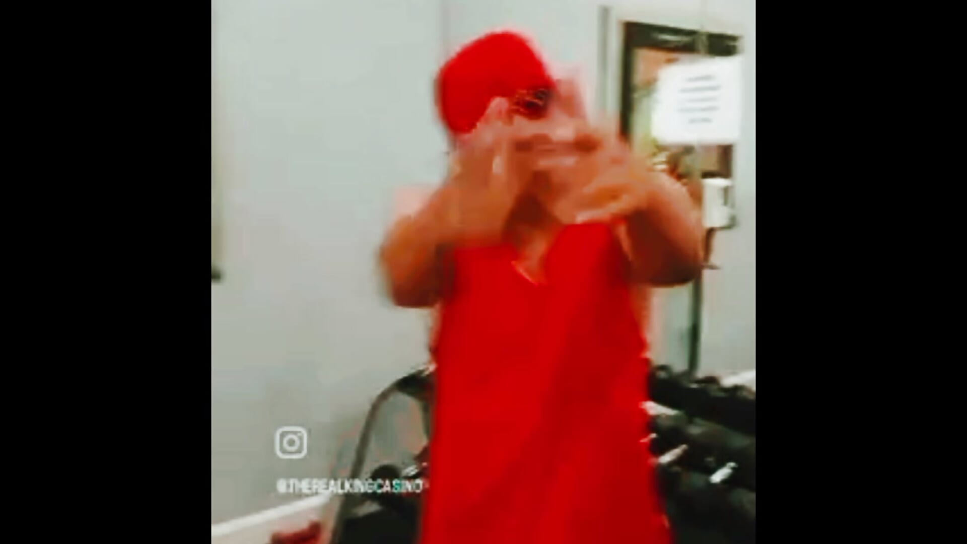 Partying at the gym - video by Pimpdaddy1000 cam model