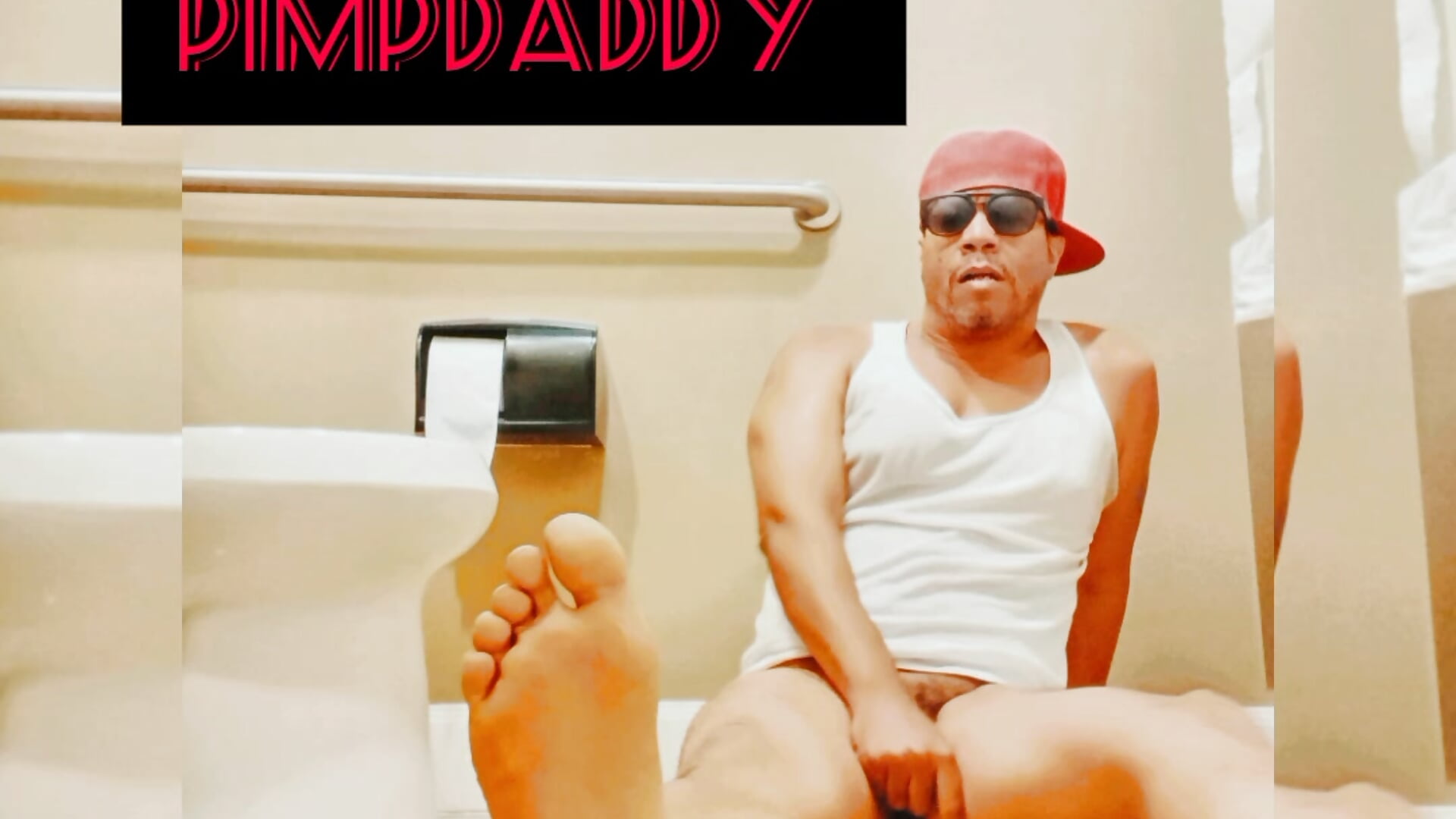 Pimpdaddy nude in public bathroom - video by Pimpdaddy1000 cam model