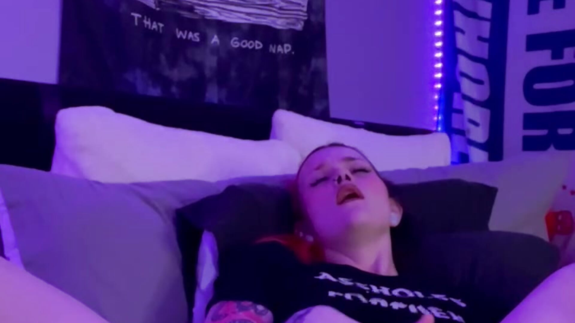 Pussy play! Fingers, vibrator, and dildo!! i came four times !