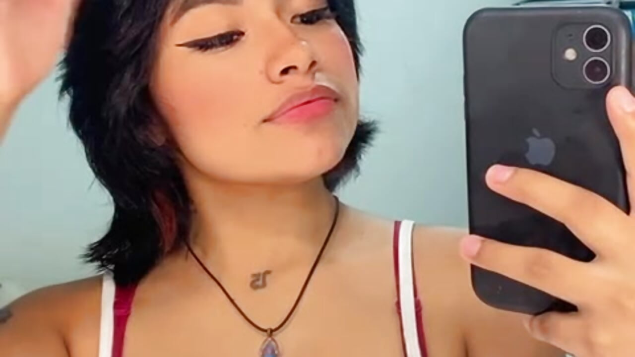 ♥ - video by ChantalPetit cam model