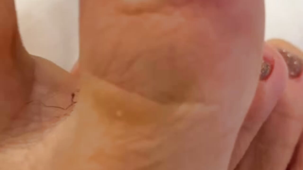 feet - video by EvaMoses cam model