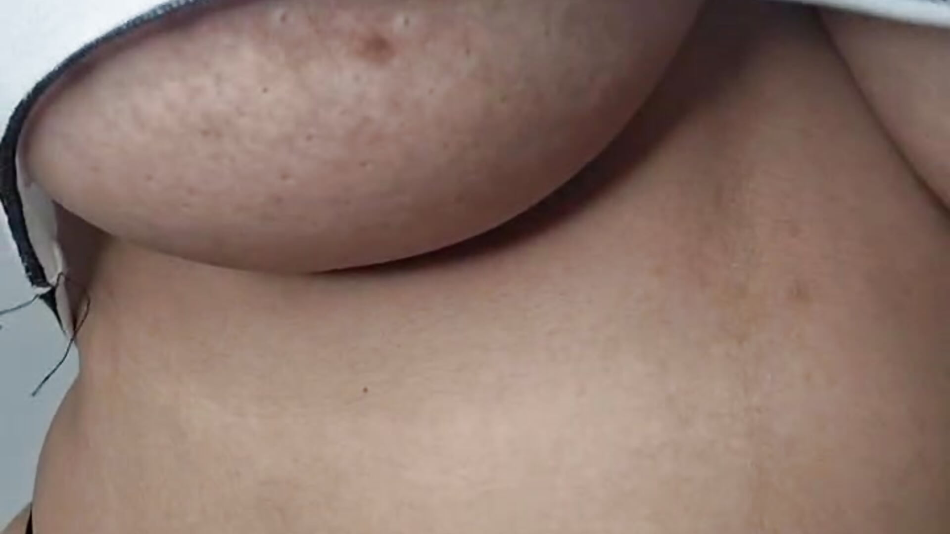 My white t-shirt is delicious! - Vídeo de LuluRagazzi, modelo de vídeos