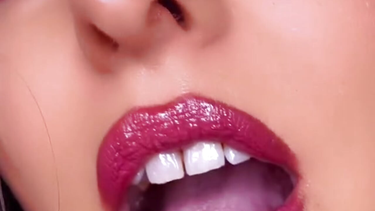 profile-intro-video-1776682241 - Vídeo de kassy_hotdevil, modelo de vídeos