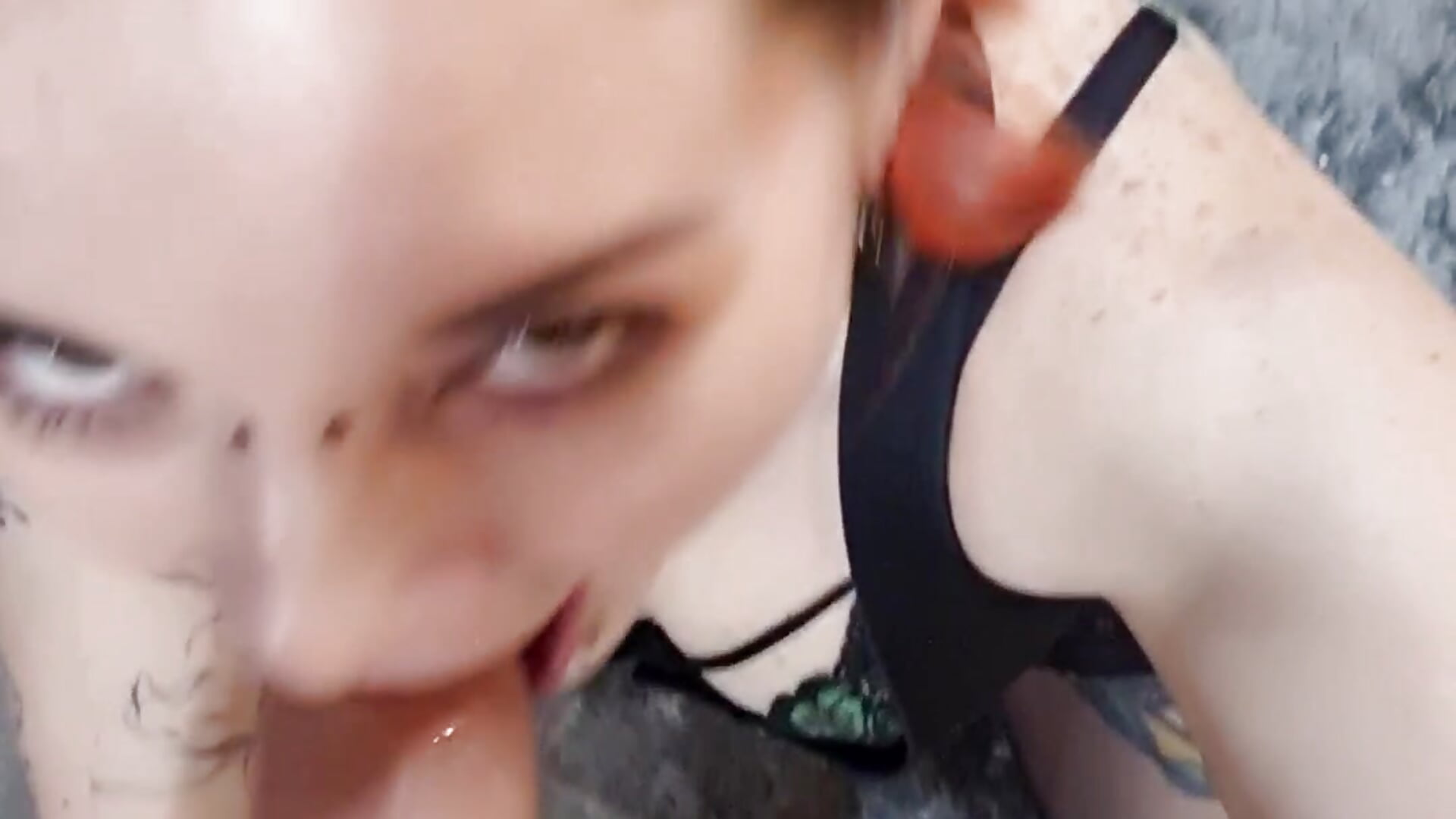 suck on a big dick - Video von MaxPhoenixx Cam-Model