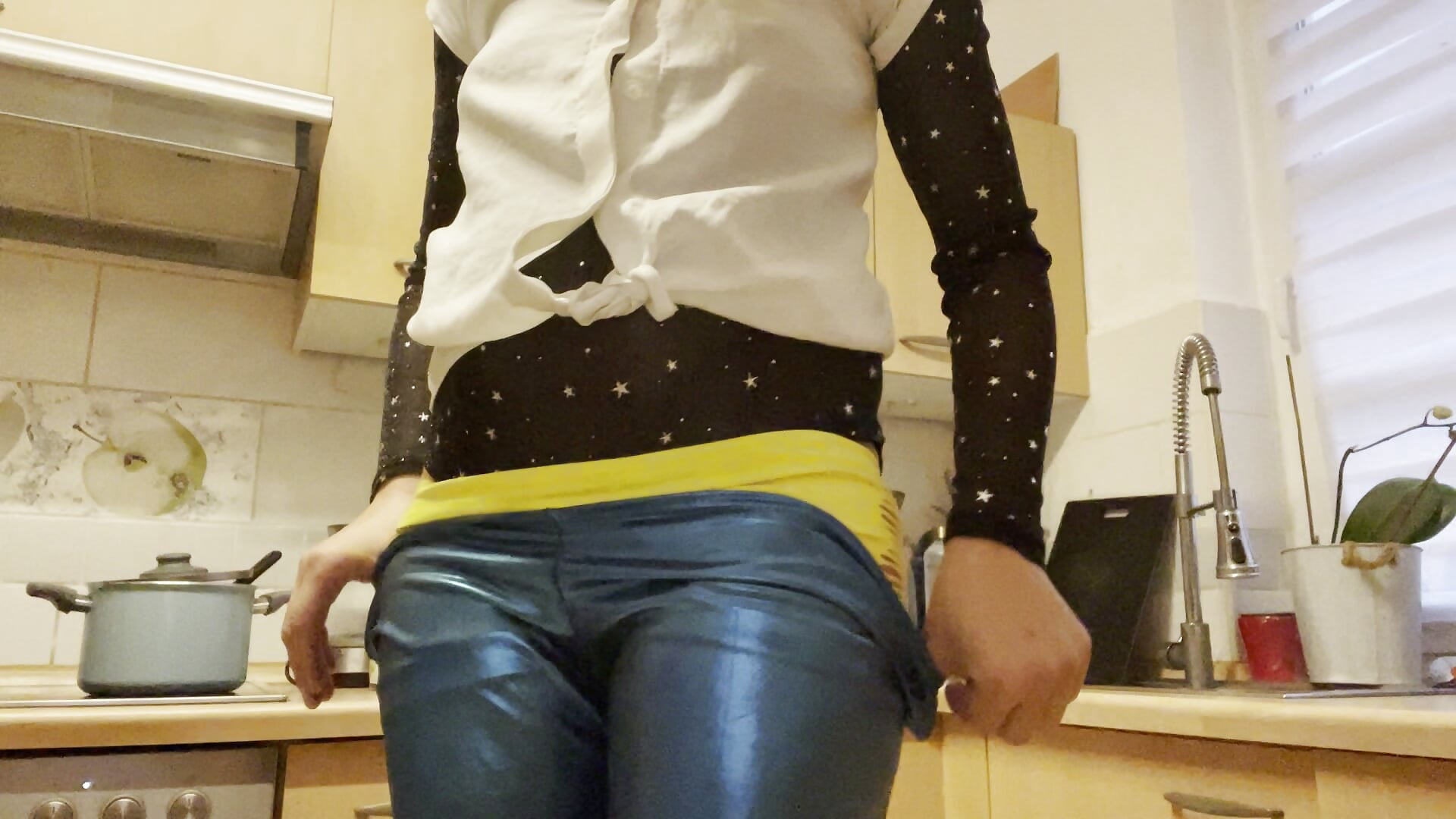 meine stark Behaarte Pussy - video by s-te-fan-i cam model