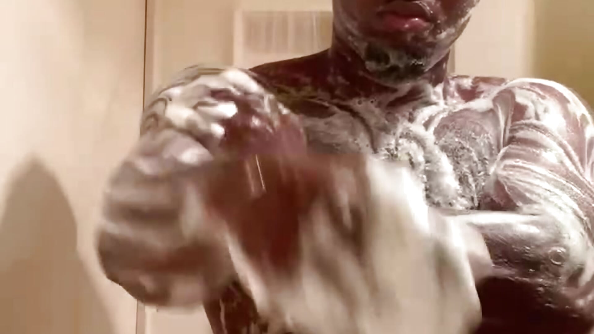 Shower look - video của người mẫu cam Sdiddysexy