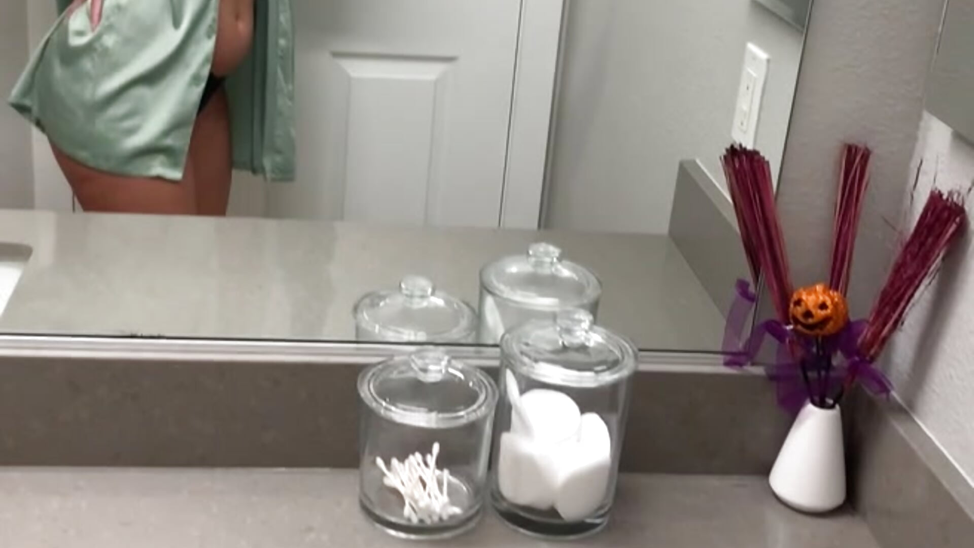 133CE525-8379-407A-80D9-8D97A38CE69F - video by JessiBanks cam model