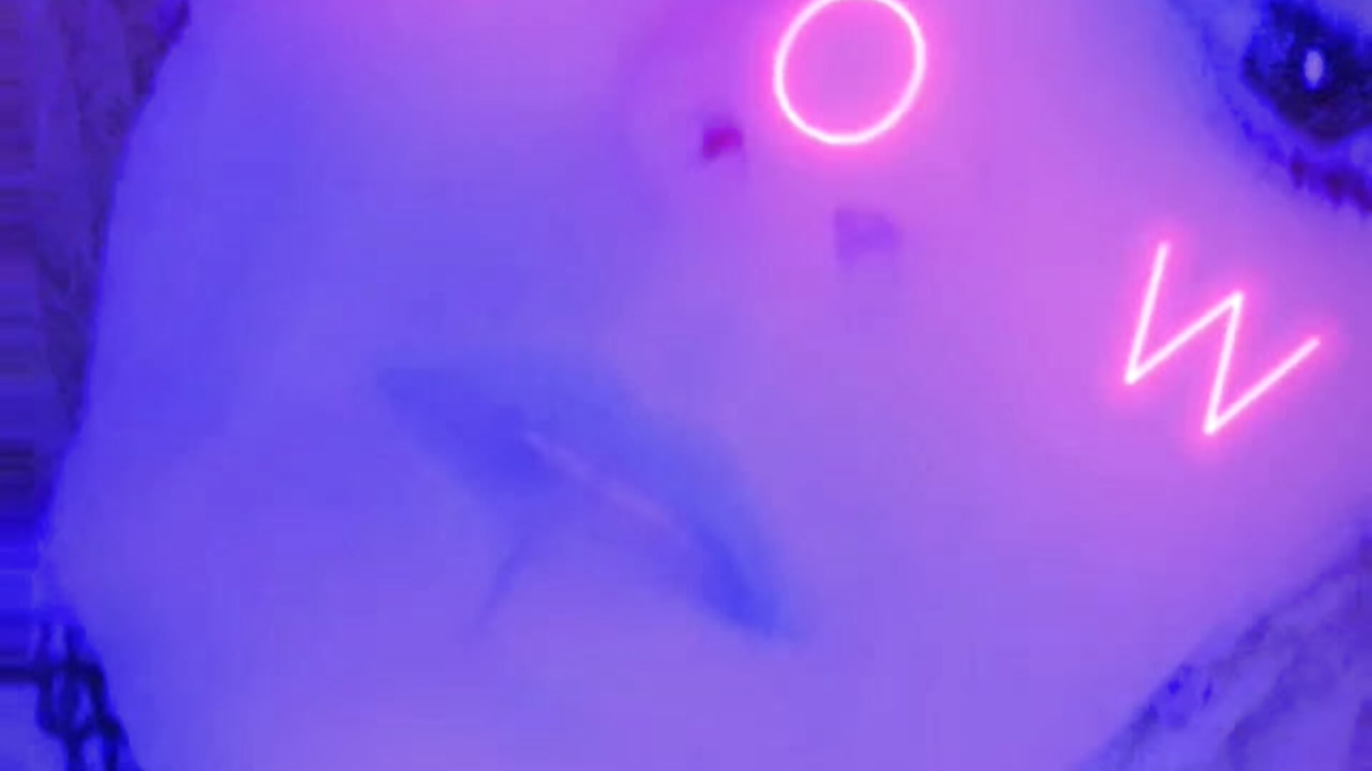 Snapchat-1832003197 - video oleh freakanaleash