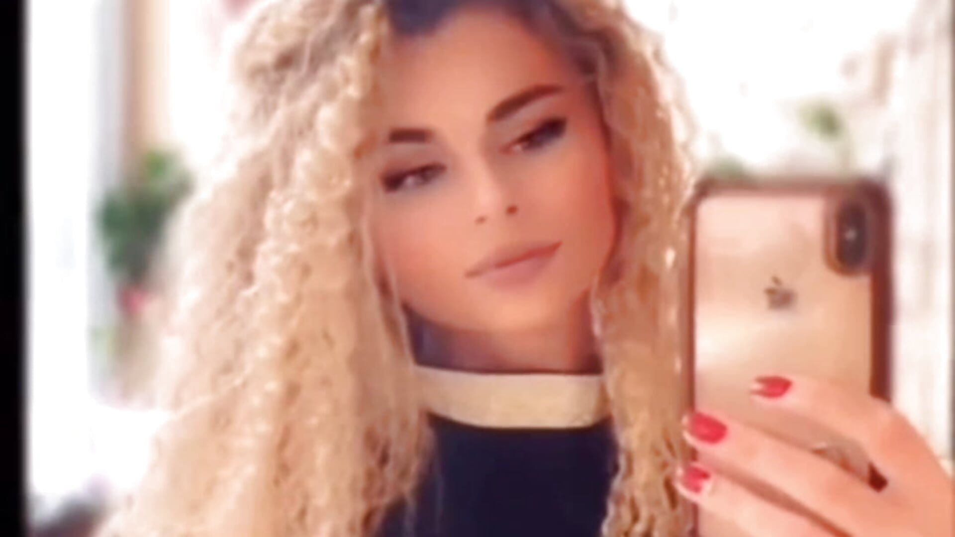 Attractive women - video by Elissiya11 cam model