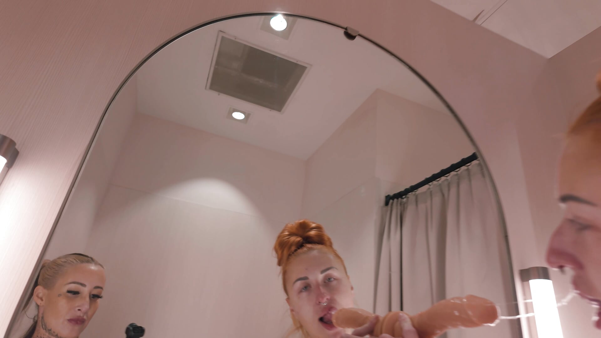 Risky hot Girls in public fitting Room - kylie_blck 캠 모델의 동영상