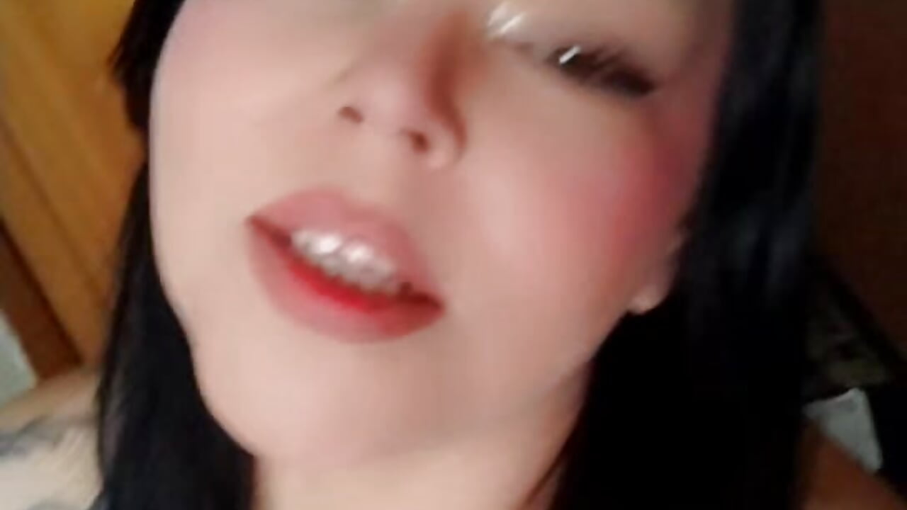 Hello everyone, welcome! Follow me so you can enjoy hours of talking and playing. - video của người mẫu cam Mommy-pervert