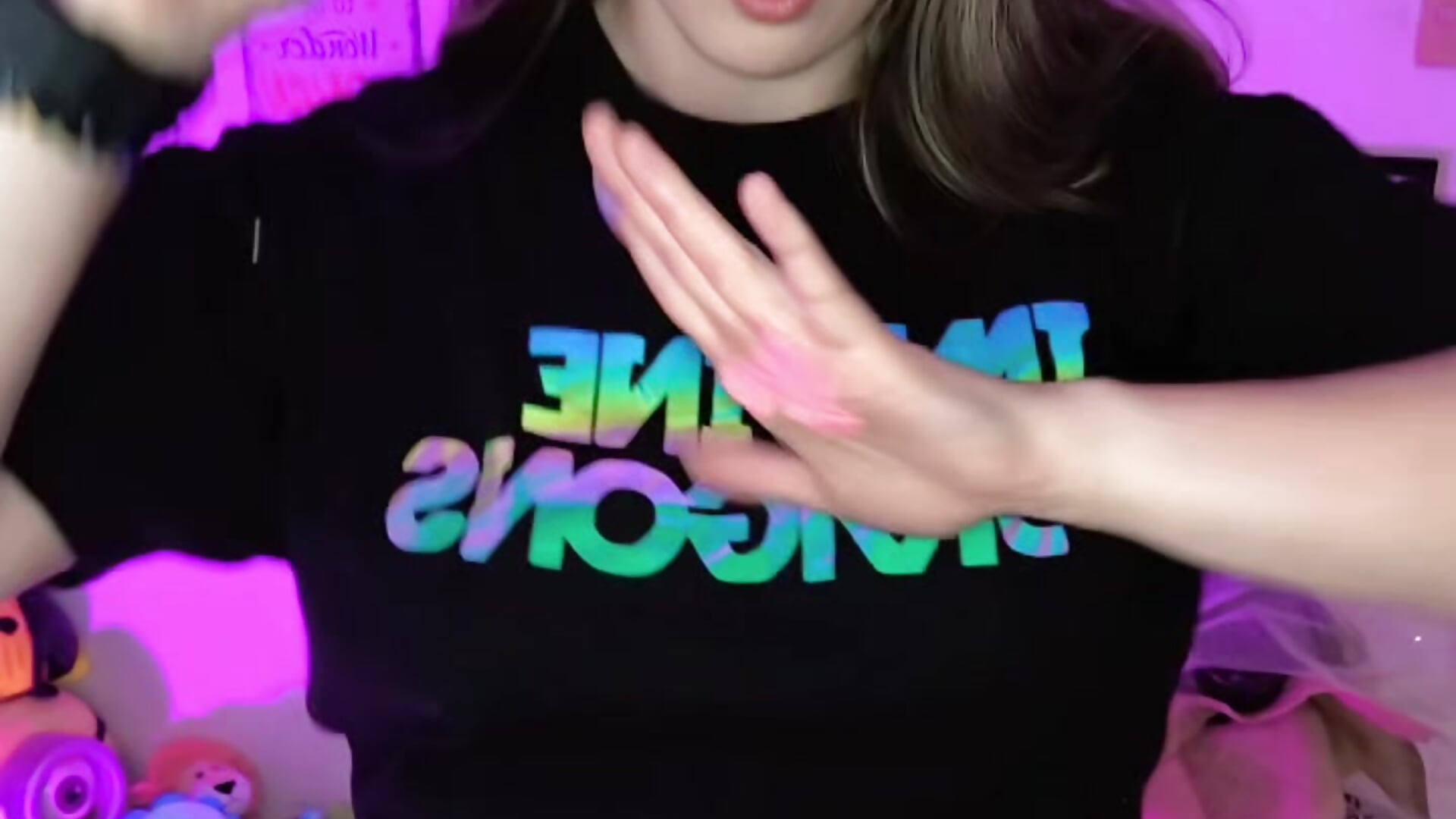 Dva cosplay transition 🐰💕 – video modela na kameri AhriSteele