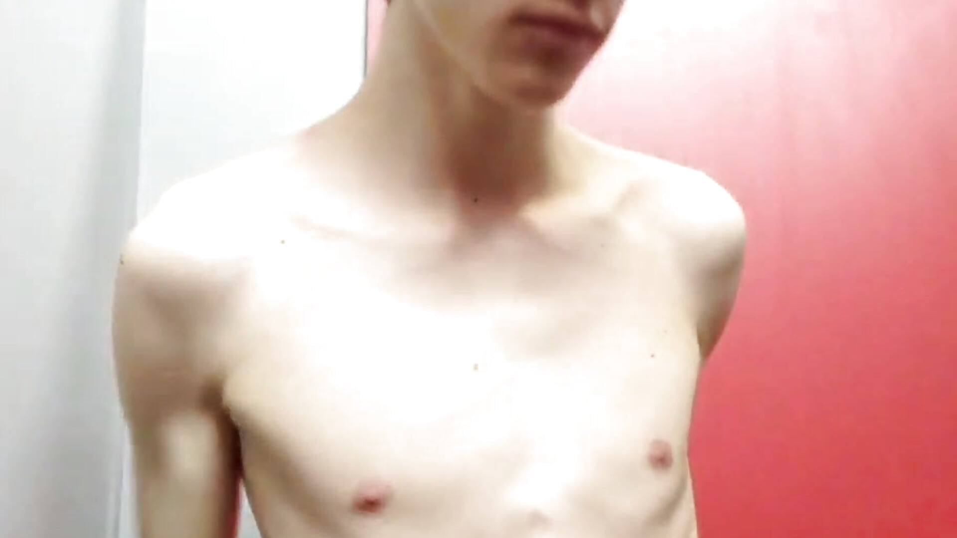 Horny in the lockers 🤤 – video od webkamerové modelky nolantwink