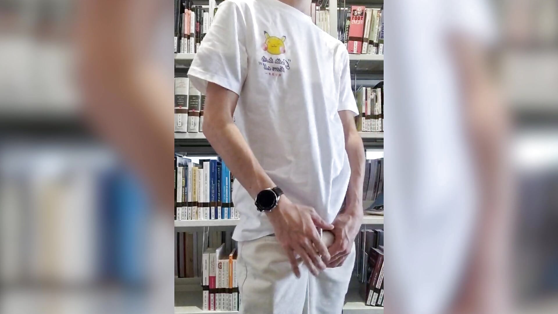 Jerking off in the library 🤫 – video od webkamerové modelky nolantwink