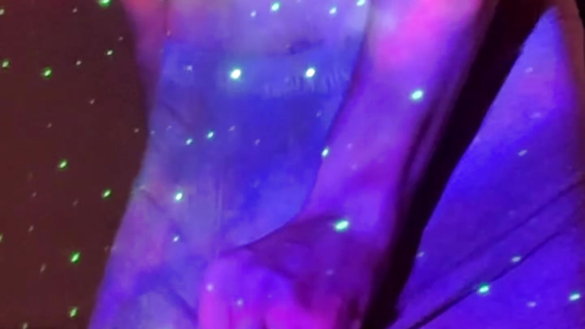 Horny boy in his bedroom 😸 – video od webkamerové modelky nolantwink