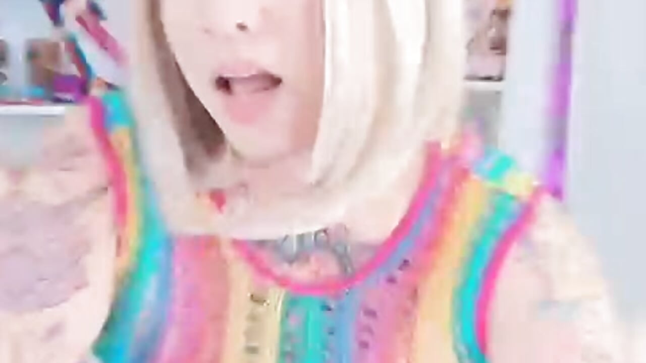 I came to add color to your Monday… and maybe make you blush 🌈😉 - βίντεο μοντέλου meda_kawaii_