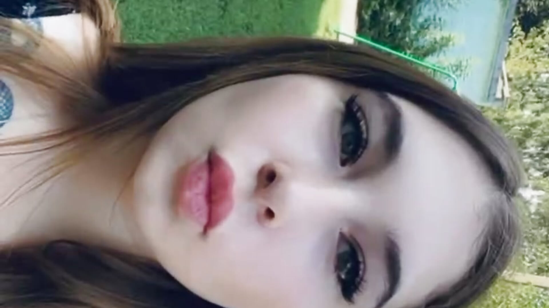:3