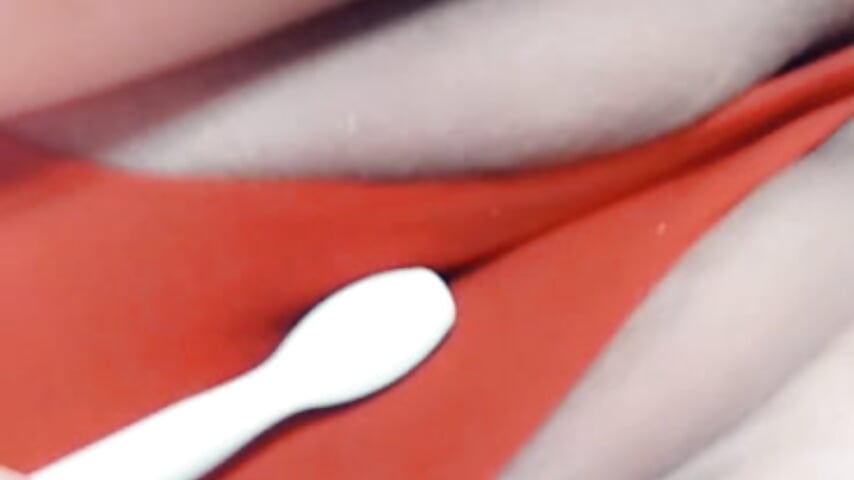 teasing on this cute innie - video by HYPHYtype cam model