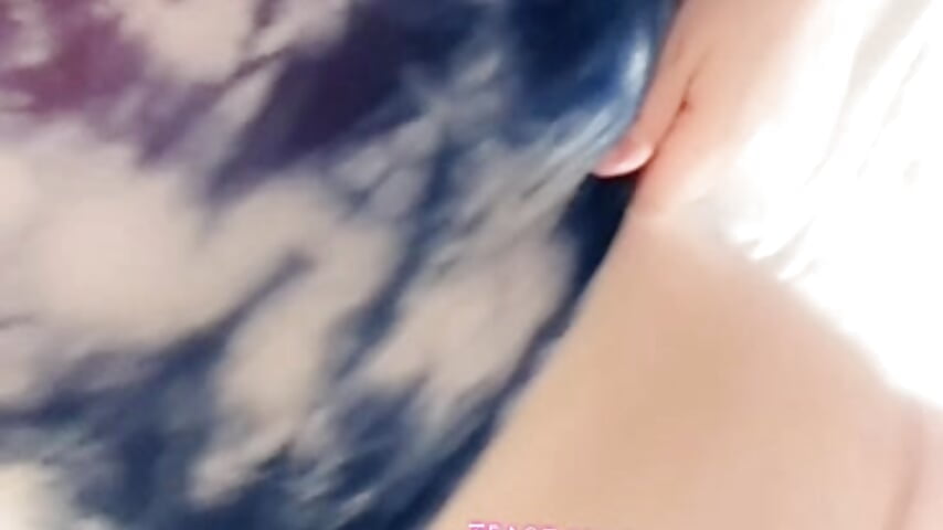 puffy nipples and pretty innie - video by HYPHYtype cam model