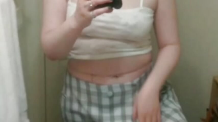 crawl up my skirt - video by HYPHYtype cam model