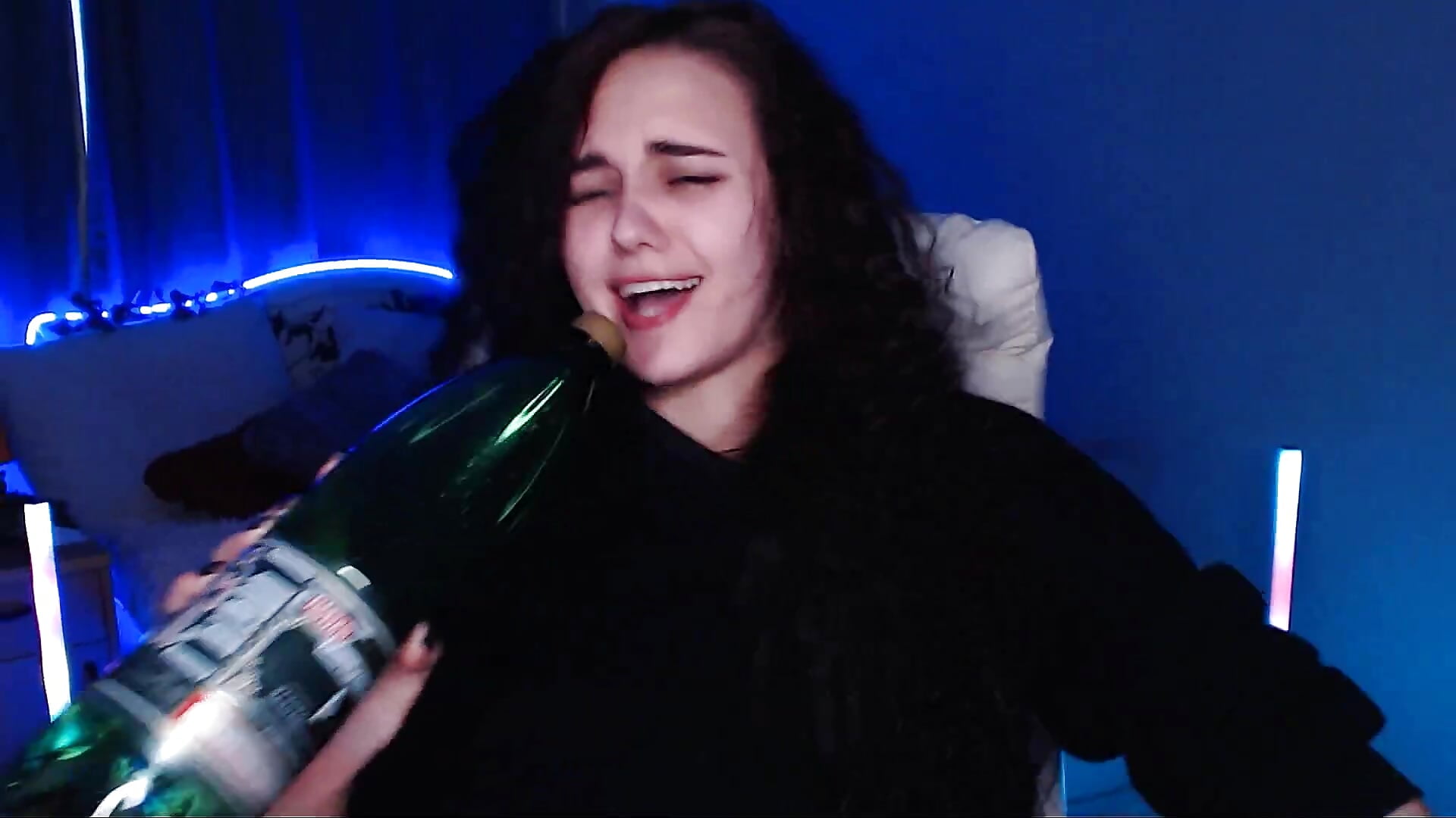 hey baby, yeah baby– _Maribel_ kameramodell videója