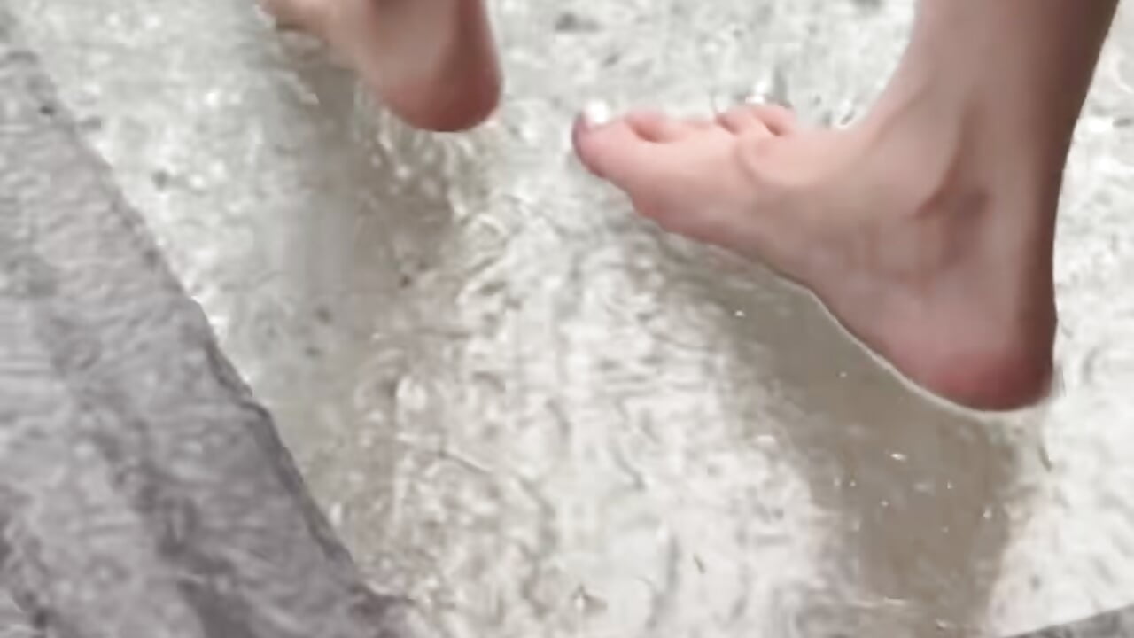 i - -cyber-butterfly-主播的视频