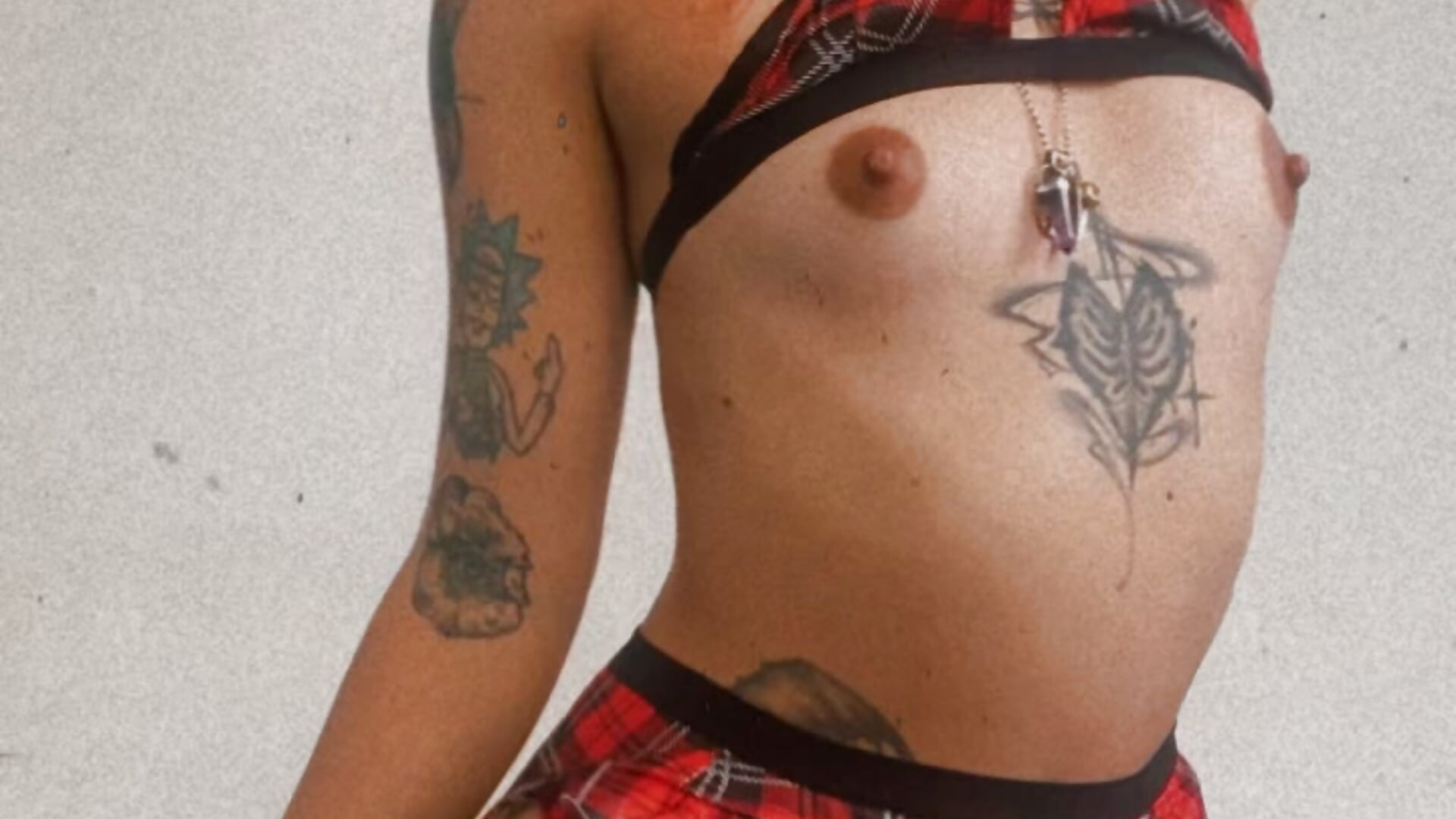 541211E2-390A-4ACF-B208-E5DF1684F380 - clip cu MaryJaneDove model videochat