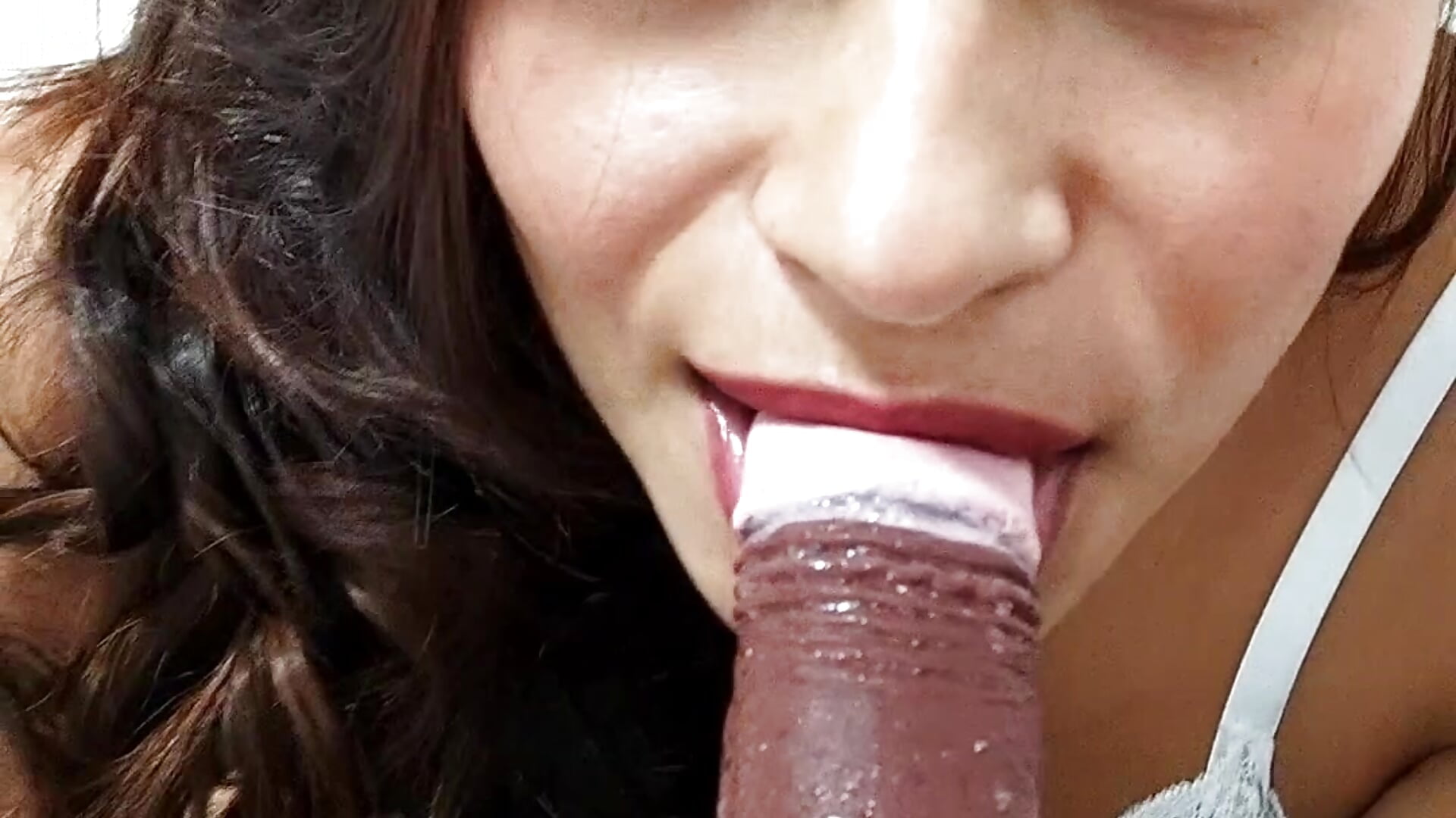 Sucking!!! - video by Ivanna2 cam model