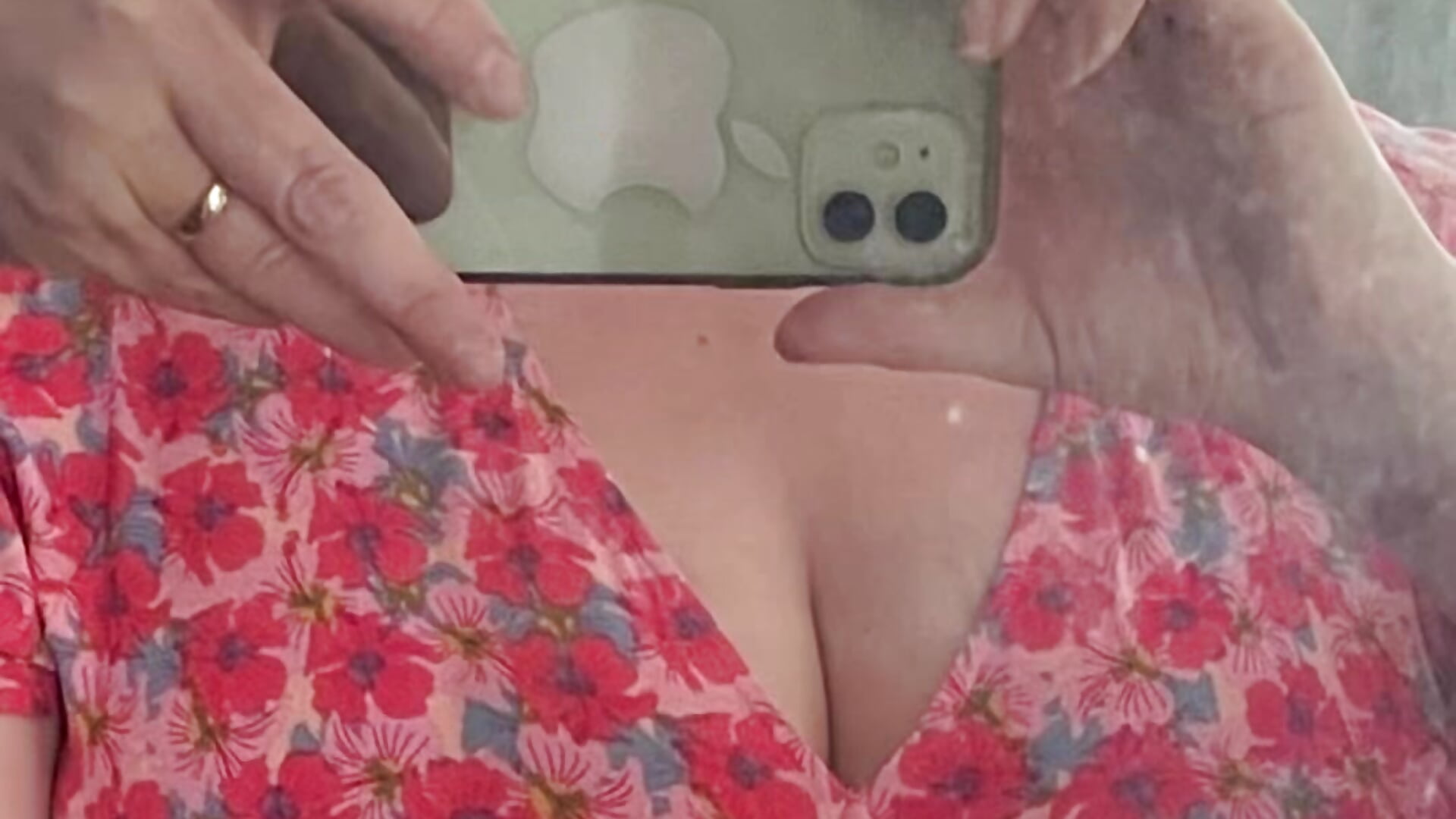 Pink to make you wank oops I mean wink 😂 - video oleh model kamera sexychazza16