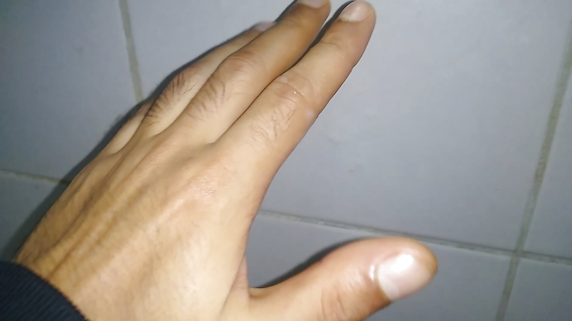 Manchando La Pared De Semen 💦 - video by AlexAlejandro13 cam model