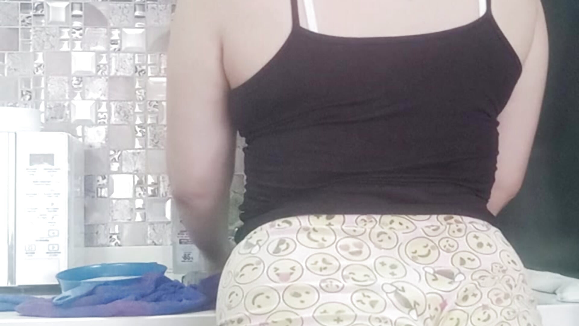Companion to make a delicious juice in my sexy pajamas