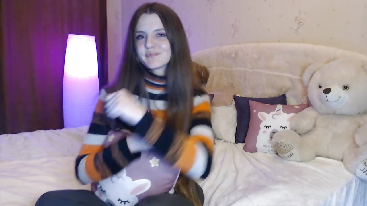 Chilling to a song I like! - video by kate_pierce cam model