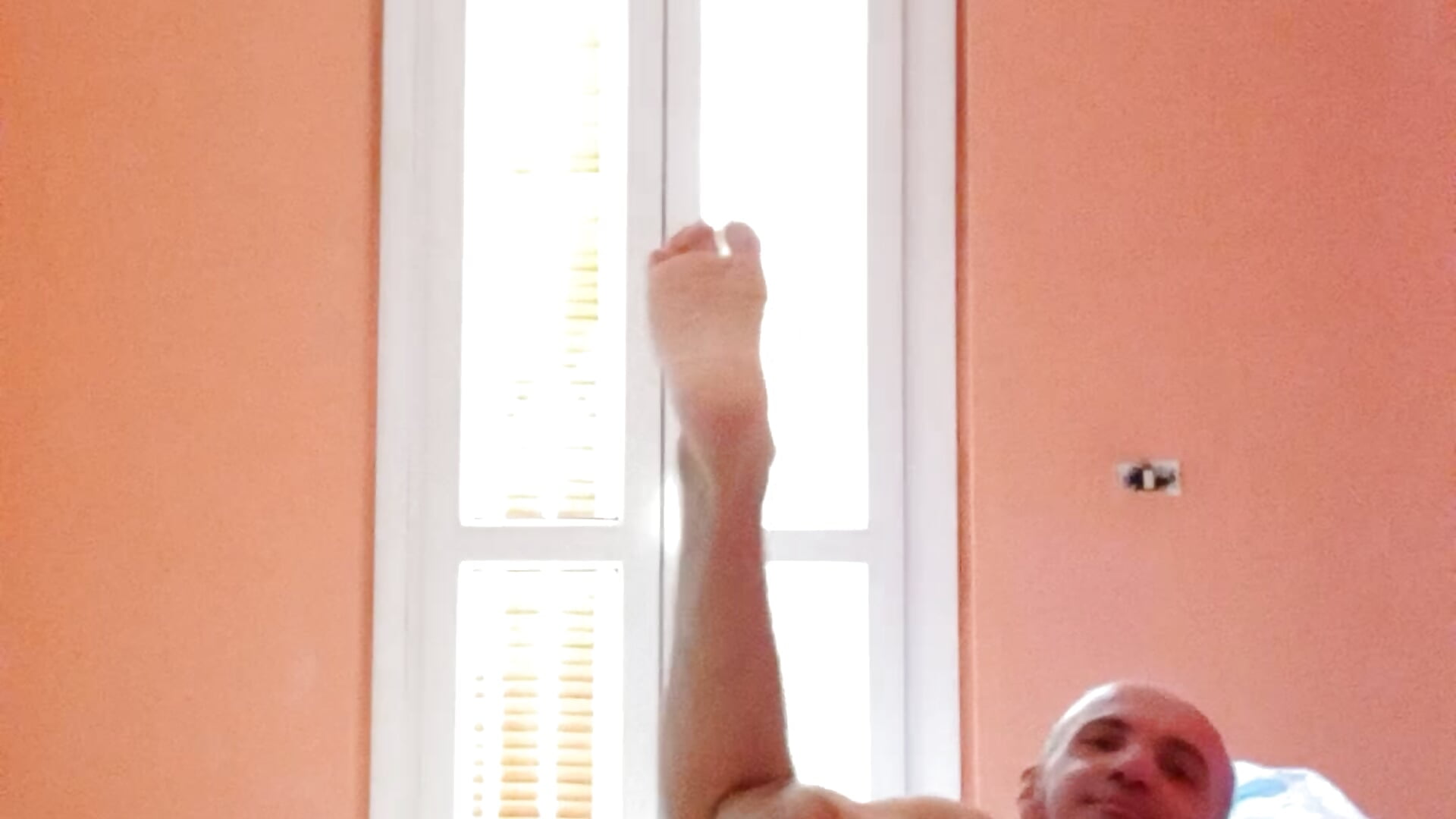 1000039888 – video modela na kameri bsxpas@xh