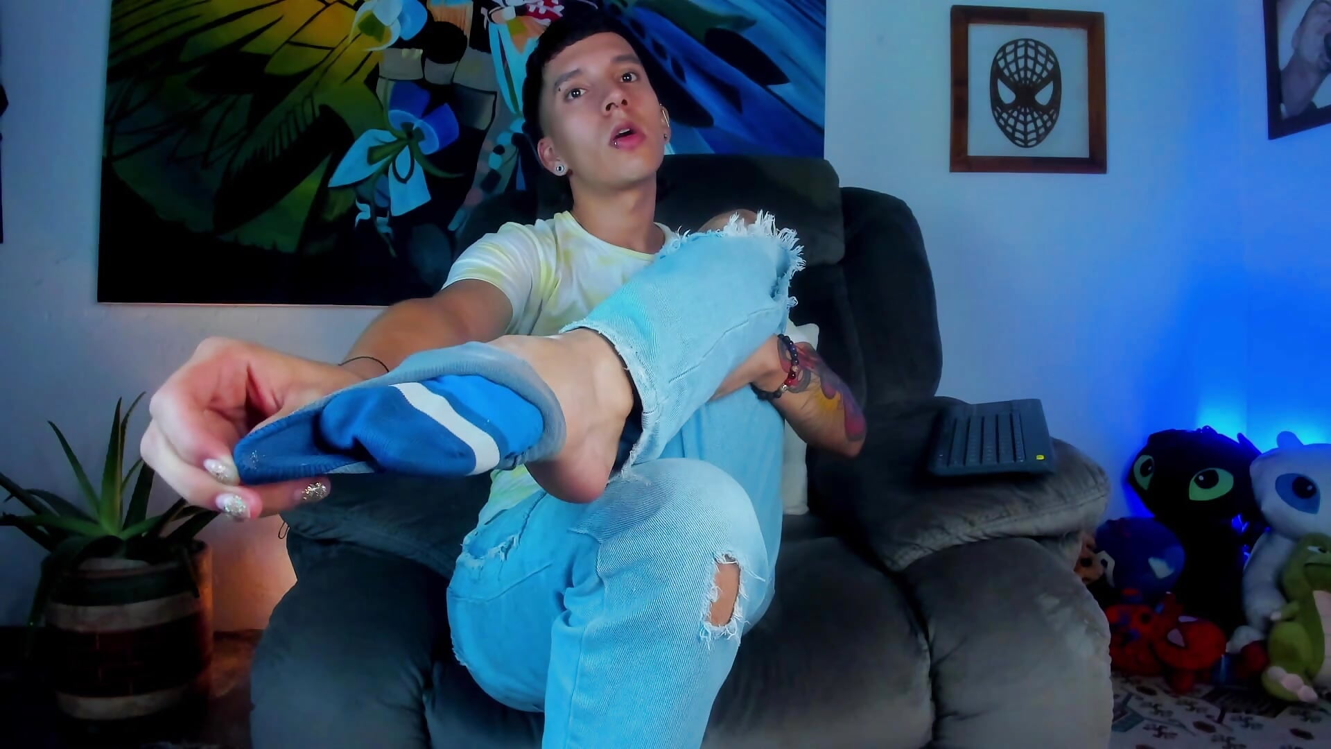 sexy feet - video by JacoboSwam cam model