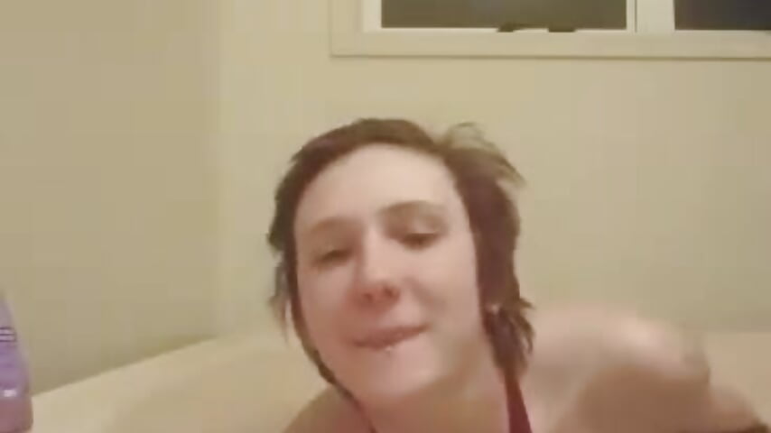 sexy bath strip show - video av hardcorecouple69
