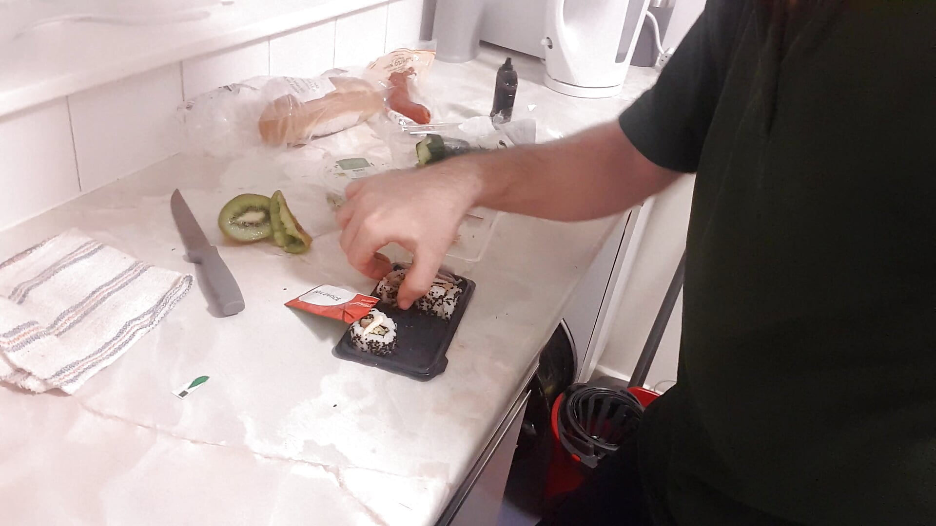 Eating dinner, sushi, cherry tomatoes, kiwi like it's a pussy - video by theSmallest-dick cam model