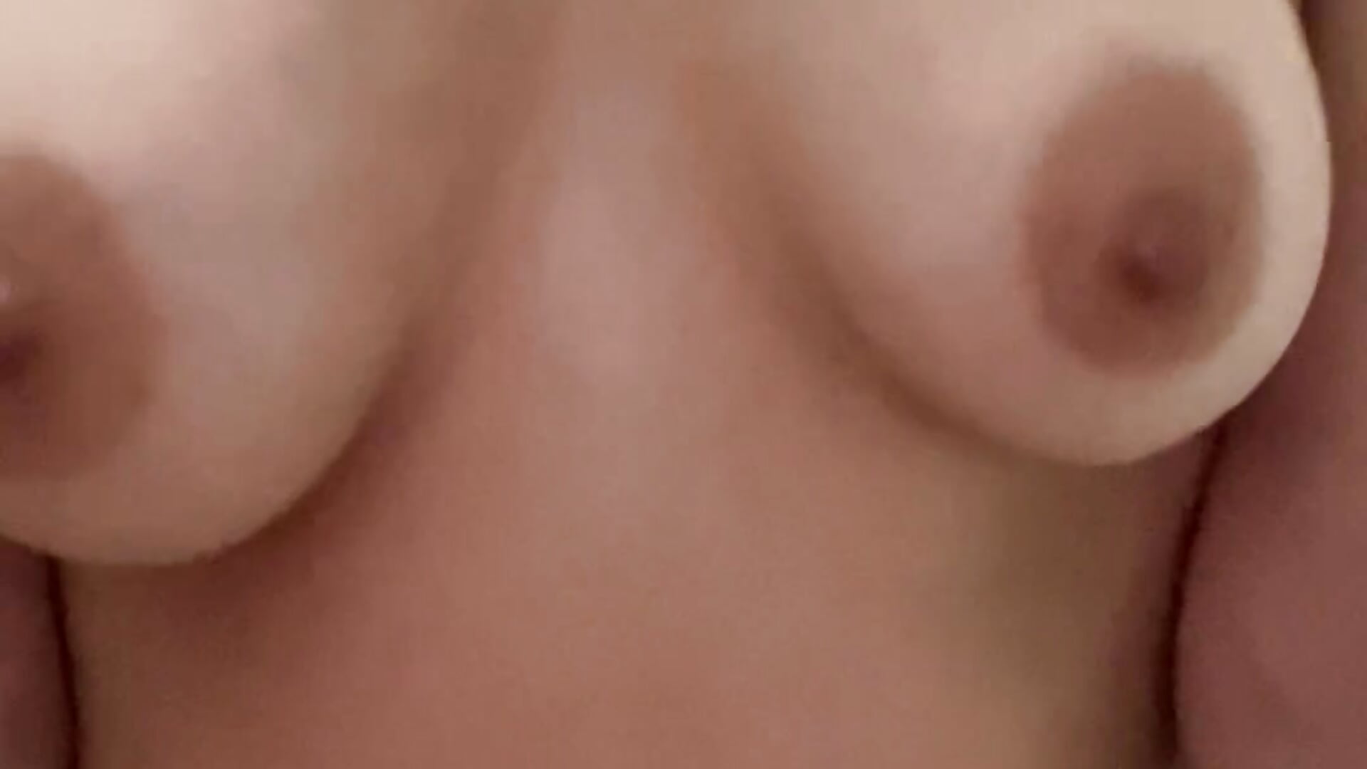Rebotando mis tetas🤭🔥🥵